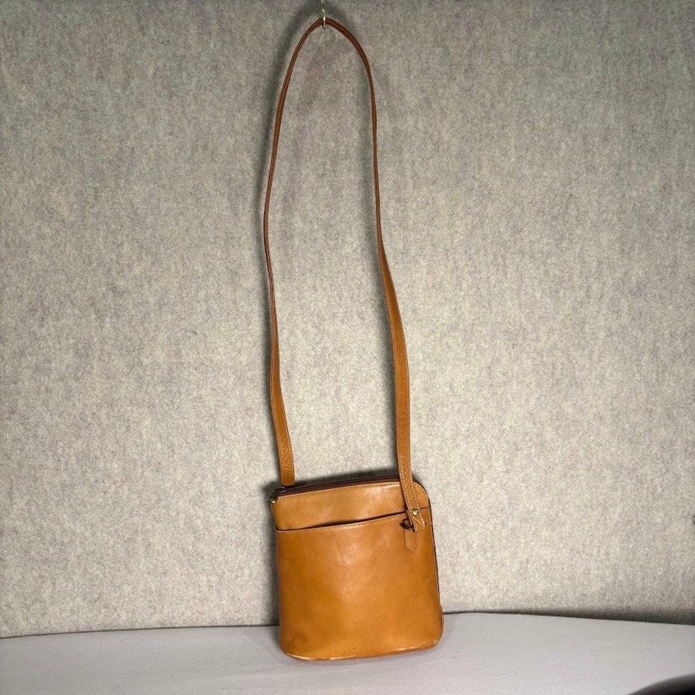 Le Donne Crossbody Bag Womens Tan Leather Boho Classic Minimalist Small Purse